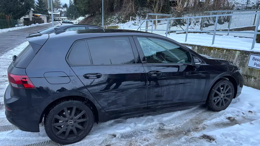 POL-HM: Verkehrsunfallflucht auf Parkplatz - Polizei Bodenwerder sucht Zeugen - Bild: presseportal.de