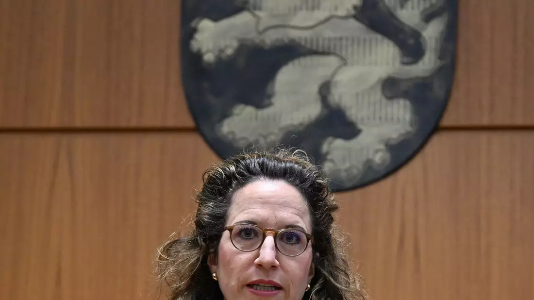 Urteil zugunsten des DFB und Stephan Osnabrügge:  Richterin Eva-Maria Distler. (Archivbild)   - Bild: Arne Dedert/dpa