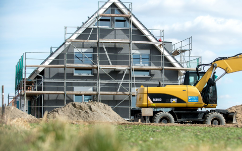 Beim Bau von klimafreundlichen Häusern kann man Hilfe vom Staat bekommen. (Archivbild) - Foto: Hauke-Christian Dittrich/dpa/dpa-tmn