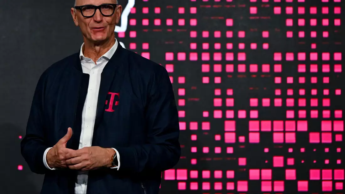Tim Höttges, Vorstandsvorsitzender der Deutschen Telekom AG. - Bild: Sven Hoppe/dpa