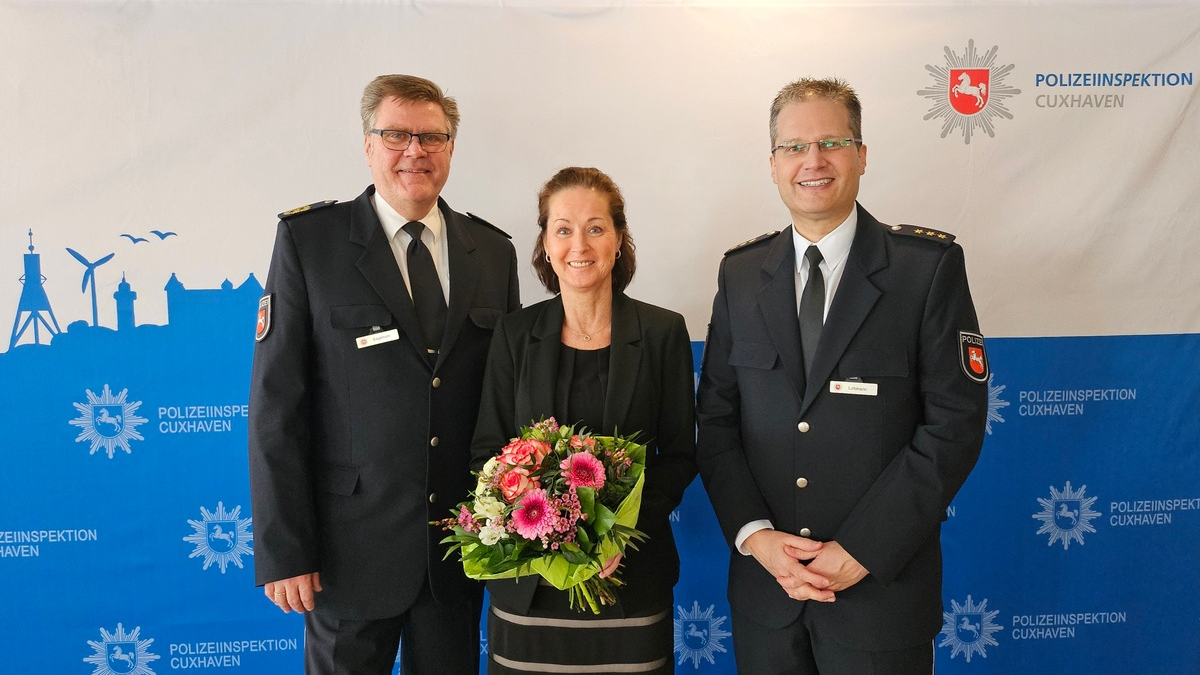 POL-OLD: Neue Polizeichefin für Geestland / Polizeipräsident Andreas Sagehorn führt Tanja Volkmer in Amt als Kommissariatsleiterin ein - Foto: presseportal.de