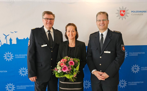 POL-OLD: Neue Polizeichefin für Geestland / Polizeipräsident Andreas Sagehorn führt Tanja Volkmer in Amt als Kommissariatsleiterin ein - Foto: presseportal.de