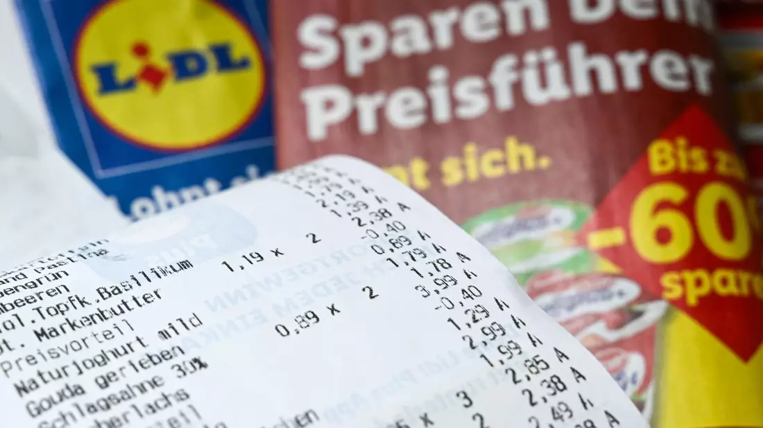 Lidl beansprucht die Preisführerschaft der Discounter. - Bild: Hendrik Schmidt/dpa