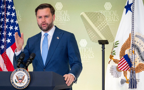 Die USA wollen ihre Abhängigkeit von China reduzieren. - Foto: Kevin Wolf/FR33460 AP/AP/dpa