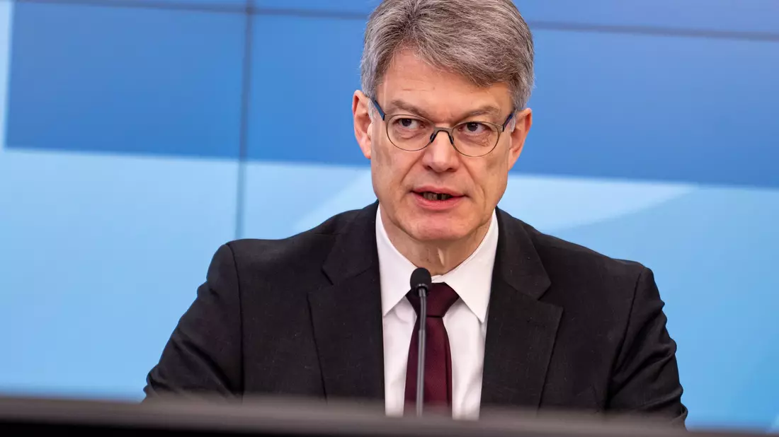 Verkehrsminister Schnieder plant eine Reform - aber wann kommt sie? - Bild: Fabian Sommer/dpa