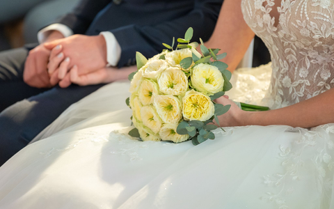 In Deutschland wurden 2024 349.200 Ehen geschlossen, wie das Statistische Bundesamt mitteilt. (Symbolbild) - Foto: Silas Stein/dpa