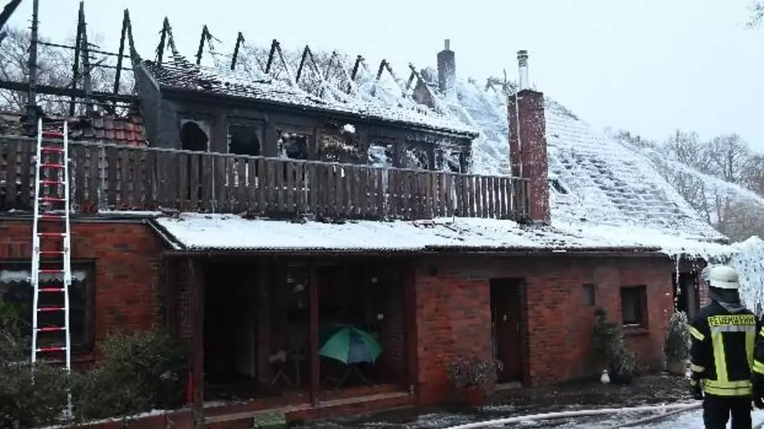 POL-ROW: ++ Basdahl: Brand eines Einfamilienhauses ++ - Bild: presseportal.de