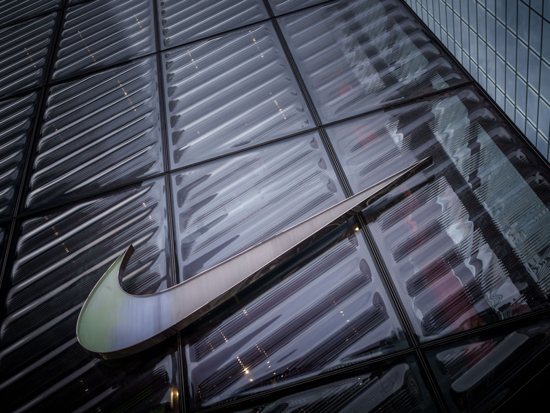 Nike steht im Fokus einer Behördenuntersuchung wegen Diversitätsprogrammen. (Archivbild) - Foto: Michael Kappeler/dpa