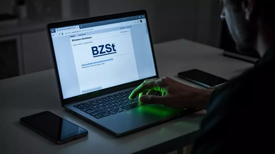 Sparkassen-Kunden im Visier gefälschter Steuer-Emails - Bild: über boerse-global.de
