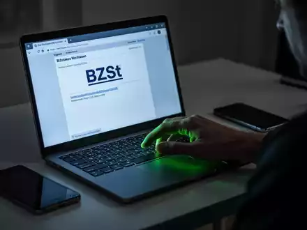 Sparkassen-Kunden im Visier gefälschter Steuer-Emails - Foto: über boerse-global.de
