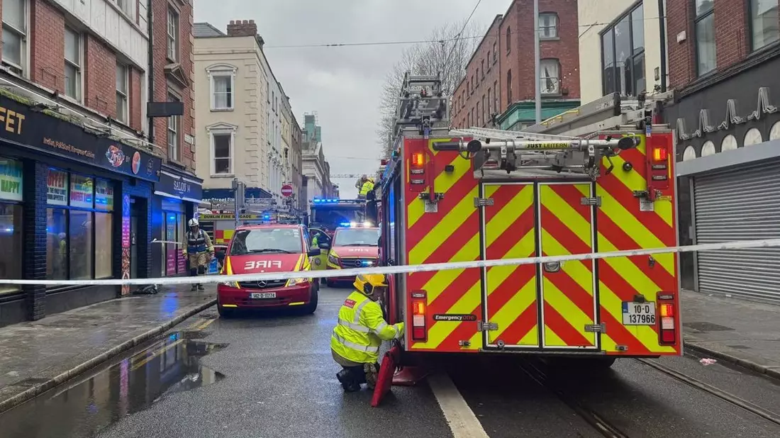 In Dublin hat sich ein Busunfall ereignet.  - Bild: Bairbre Holmes/PA Wire/dpa