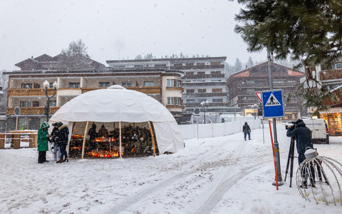 Die Gemeinde Crans-Montana greift jetzt bei Brandschutzmängeln durch. (Archivbild) - Foto: Philipp von Ditfurth/dpa