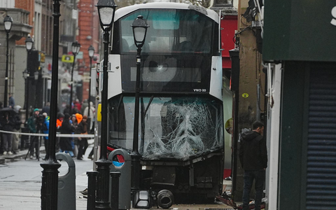 Ein Mann kam bei dem Unfall ums Leben.  - Foto: Brian Lawless/PA Wire/dpa
