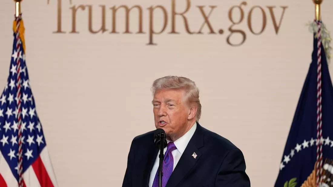Trumps neue Regierungswebsite soll Amerikanern helfen, günstiger an Medikamente zu kommen.  - Bild: Alex Brandon/AP/dpa