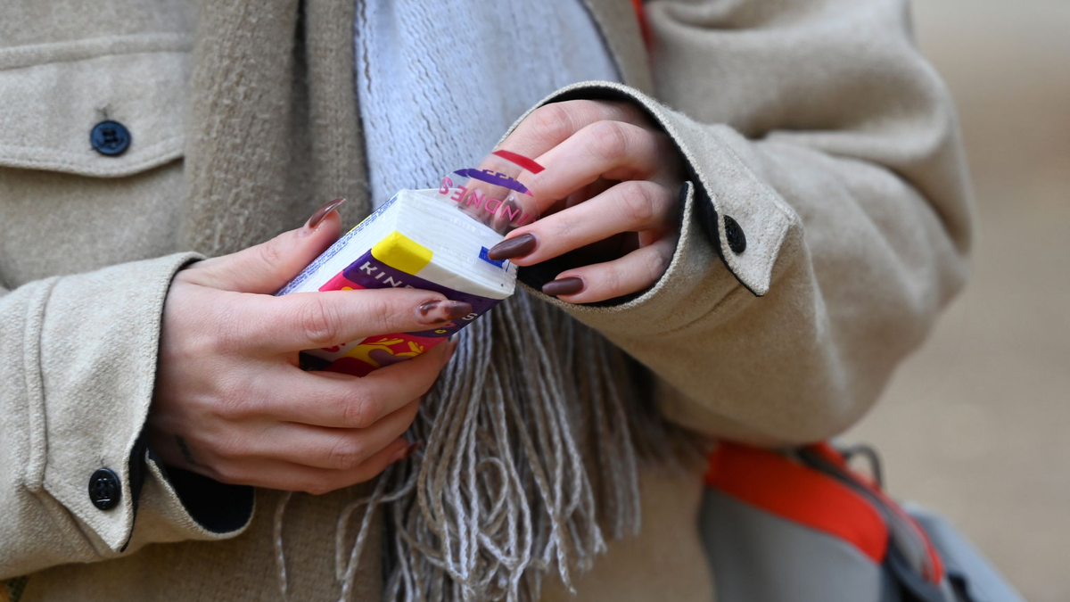 Das Robert Koch-Institut geht von 7,4 Millionen akuten Atemwegserkrankungen in Deutschland aus (Symbolbild). - Foto: Elisa Schu/dpa