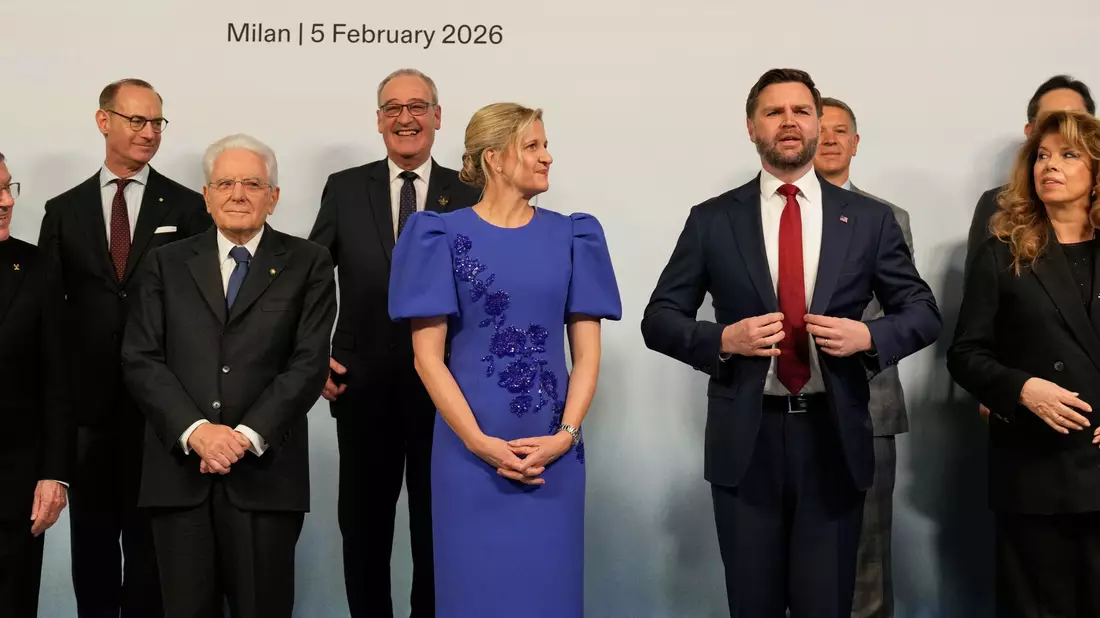 Beim Dinner für Staatsoberhäupter trifft IOC-Präsidentin Kirsty Coventry auch auf US-Vizepräsident JD Vance. - Bild: Luca Bruno/Pool AP/AP/dpa
