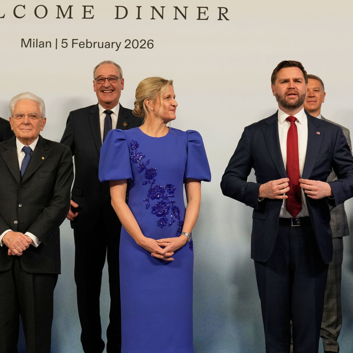 Beim Dinner für Staatsoberhäupter trifft IOC-Präsidentin Kirsty Coventry auch auf US-Vizepräsident JD Vance. - Foto: Luca Bruno/Pool AP/AP/dpa