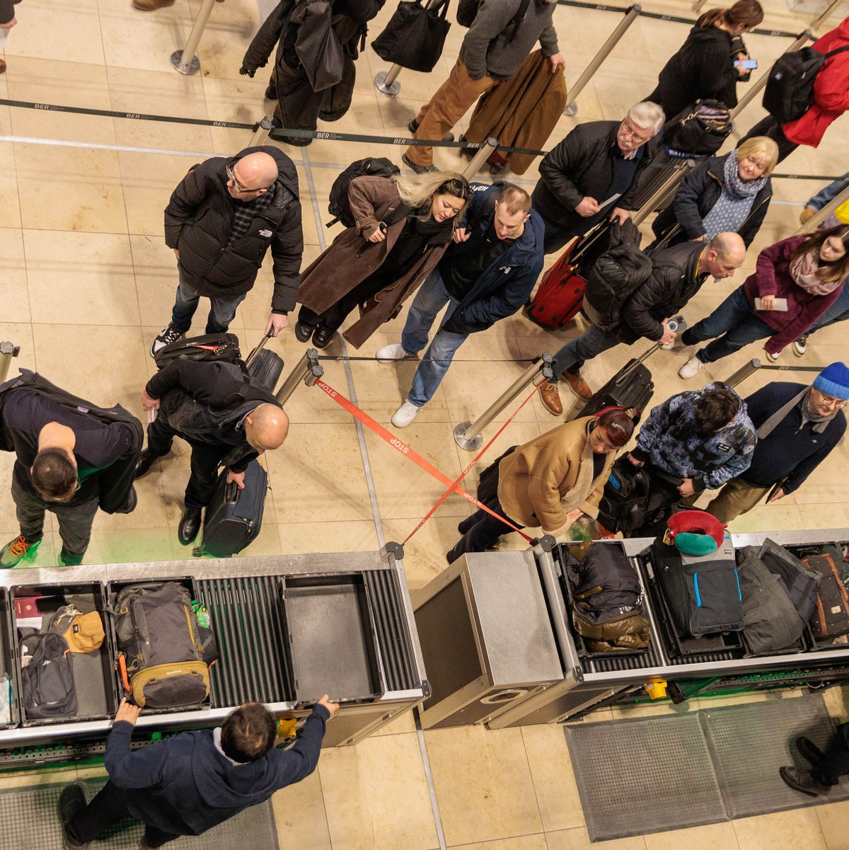 Am Flughafen BER starteten und landeten seit Donnerstagabend keine Maschinen. - Foto: Carsten Koall/dpa