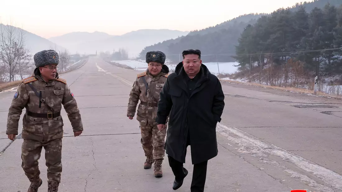Nordkorea wird wegen des von Machthaber Kim Jong Un geförderten Atomwaffenprogramm mit weitreichenden UN-Sanktionen belegt. (Archivbild) - Bild: Uncredited/KCNA via KNS/AP/dpa