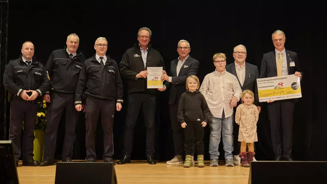 POL-MA: Mannheim/Pforzheim: Verleihung des Verkehrspräventionspreises an gemeinsames Projekt von Polizeipräsidium Mannheim, Kreisverkehrswacht Mannheim und Verein Special Needs e.V. - Bild: presseportal.de