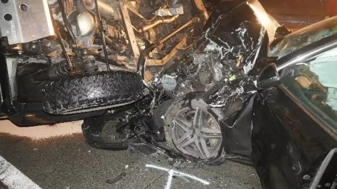POL-ROW: ++ Schwerer Verkehrsunfall auf der A1 ++ Erneute Graffiti-Schmierereien an öffentlichen Einrichtungen ++ Betrunken mit landwirtschaftlichem Gespann unterwegs ++ - Bild: presseportal.de