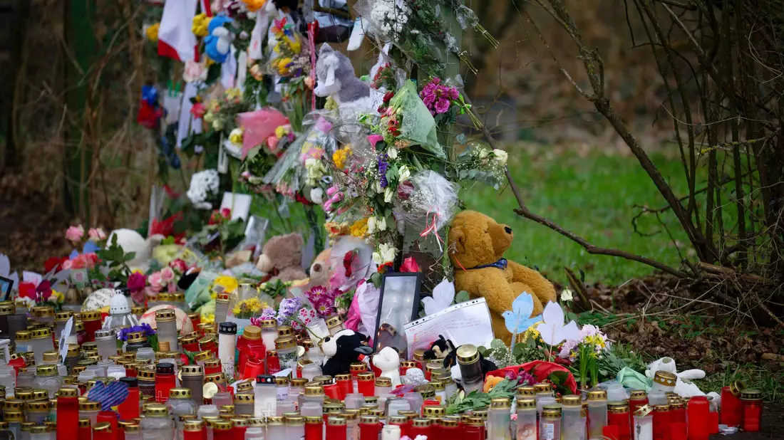 Die Tat hat die Stadt tief getroffen. - Bild: Henning Kaiser/dpa