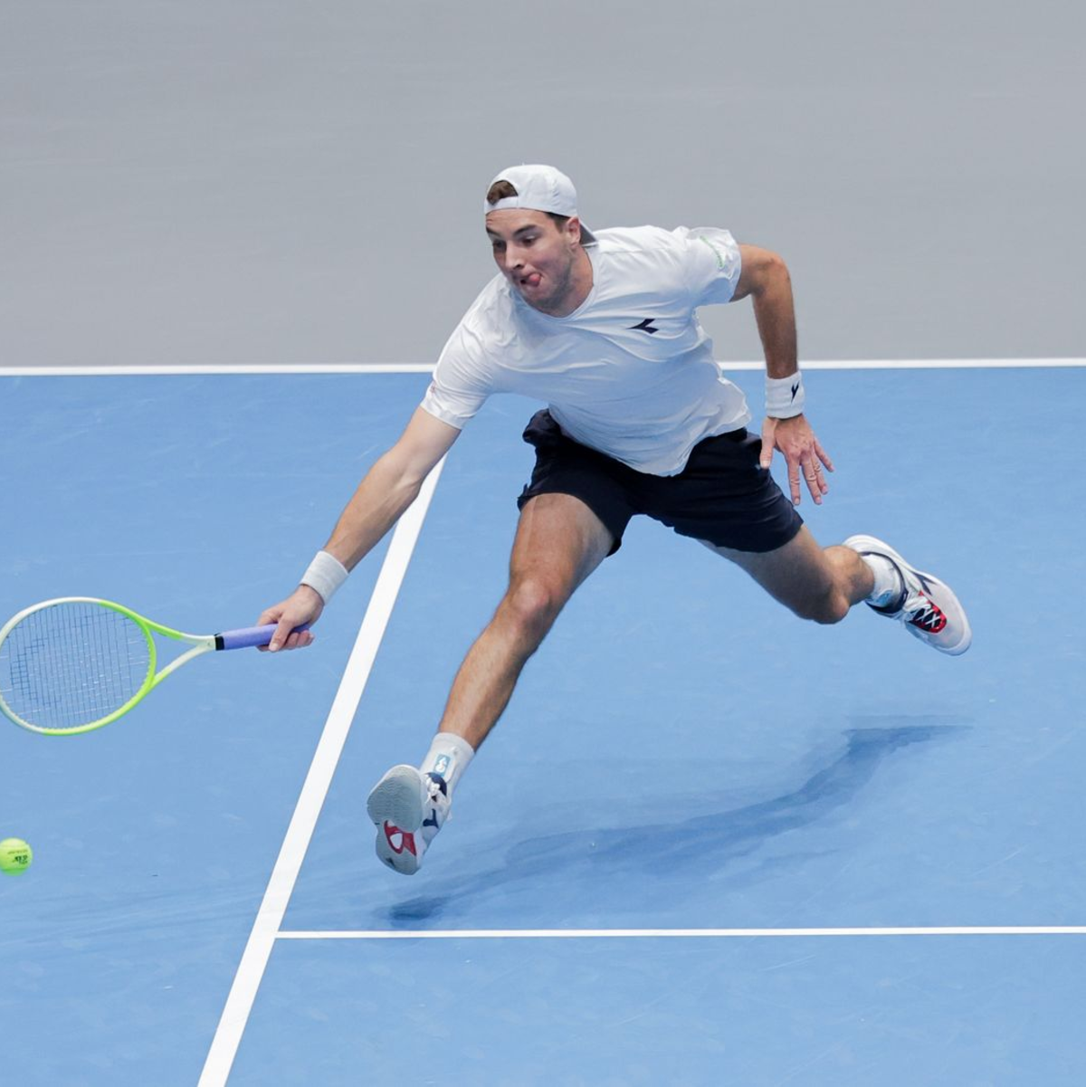 Auch Jan-Lennard Struff gewann sein Einzel in zwei Sätzen. - Foto: Rolf Vennenbernd/dpa