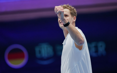 Yannick Hanfmann freute sich über seinen Sieg in der Begegnung mit Peru. - Foto: Rolf Vennenbernd/dpa