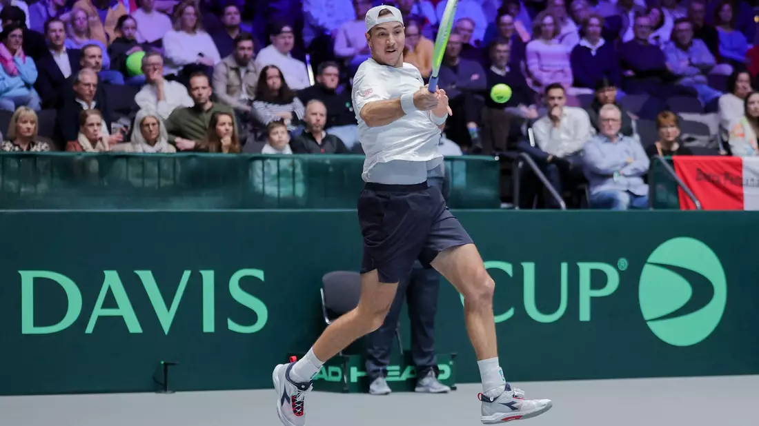 Jan-Lennard Struff sorgte für den zweiten deutschen Punkt - Bild: Rolf Vennenbernd/dpa