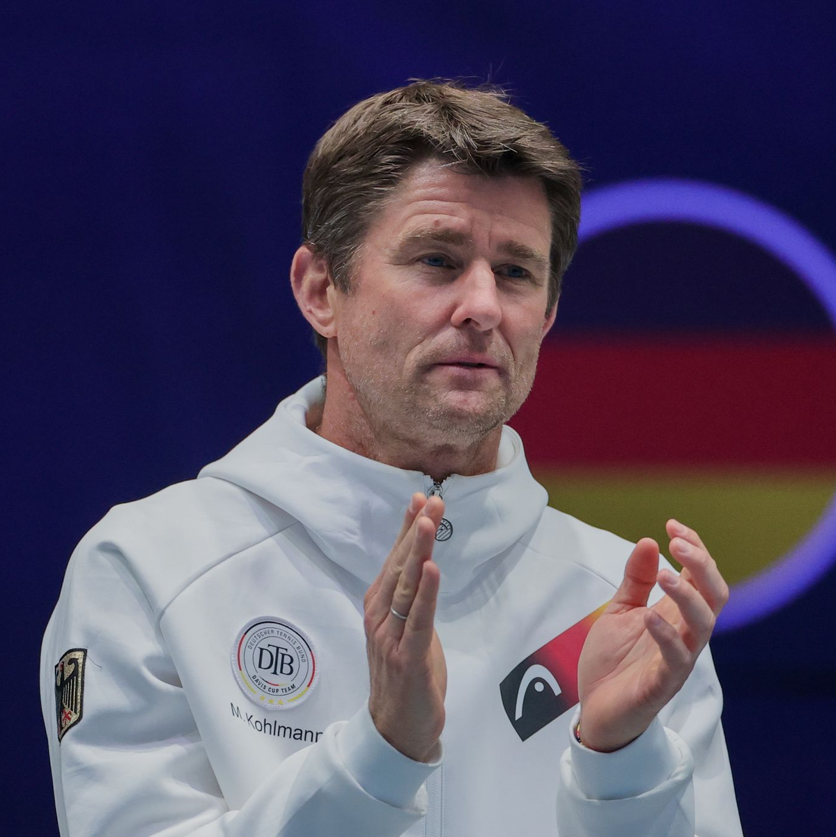 Durfte sich über einen erfolgreichen ersten Tag freuen: Teamchef Michael Kohlmann. - Foto: Rolf Vennenbernd/dpa