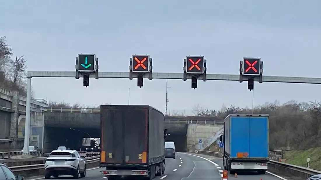 POL-VDMZ: Hunderte Verstöße nach LKW-Panne auf der A60 - Polizei wertet umfangreiches Videomaterial aus - Bild: presseportal.de