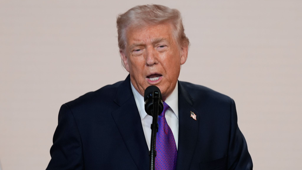 Vor dem Hintergrund der jüngsten Verhandlungen mit dem Iran erhöht der US-Präsident den Druck. (Archivbild) - Foto: Alex Brandon/AP/dpa