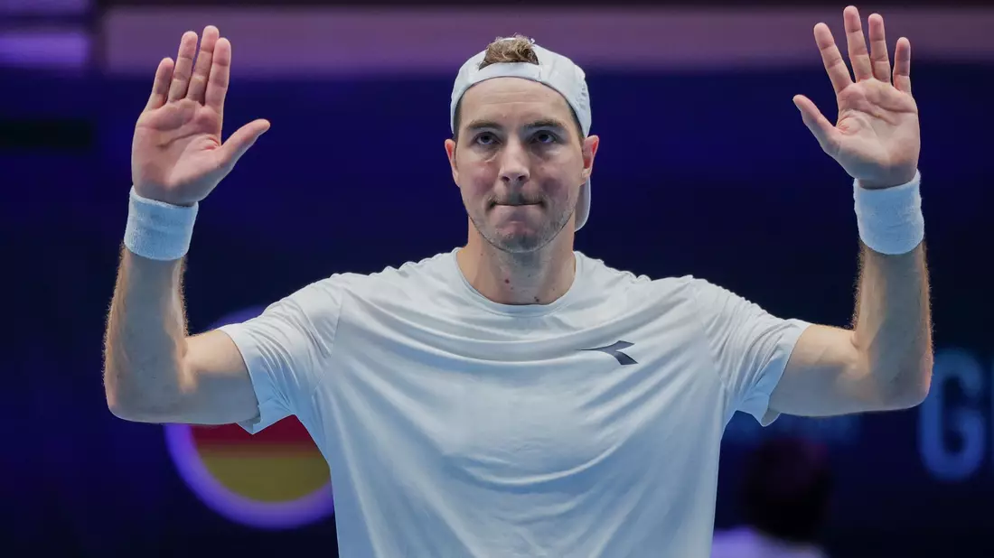 Jan-Lennard Struff steuerte wie Yannick Hanfmann einen Einzel-Punkt bei. - Bild: Rolf Vennenbernd/dpa