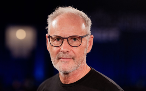 Der Moderator, Musiker und Autor Reinhold Beckmann hat wegen eines Wasserschadens sein Zuhause in Hamburg verloren. (Archivbild) - Foto: Rolf Vennenbernd/dpa
