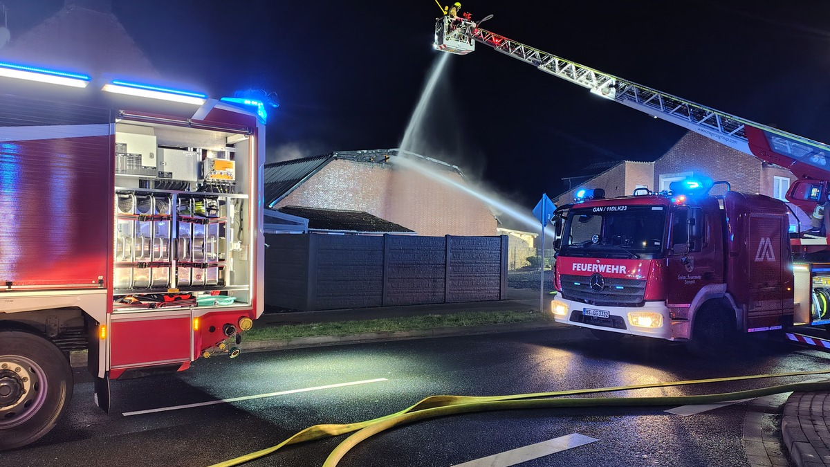 FW Gangelt: Unterstützung bei Großbrand im Selfkant - Foto: presseportal.de