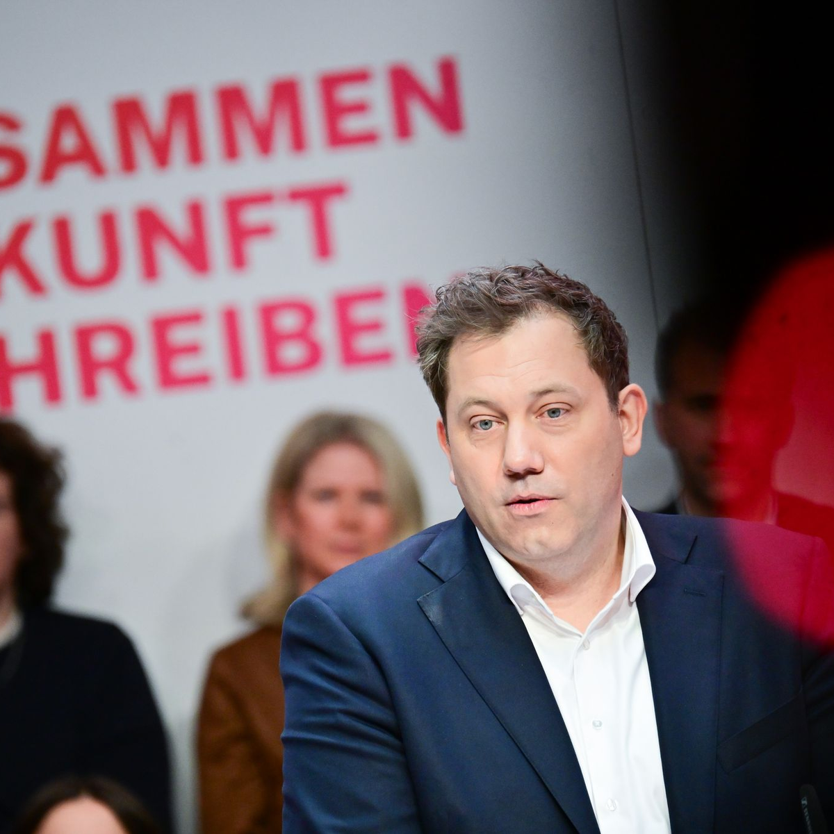 SPD-Chef Klingbeil sagt, das liberale Zeitalter gehe zu Ende.  - Foto: Sebastian Christoph Gollnow/dpa