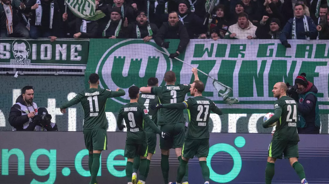 Nach dem Ausgleich herrscht Hoffnung beim VfL. - Bild: David Inderlied/dpa