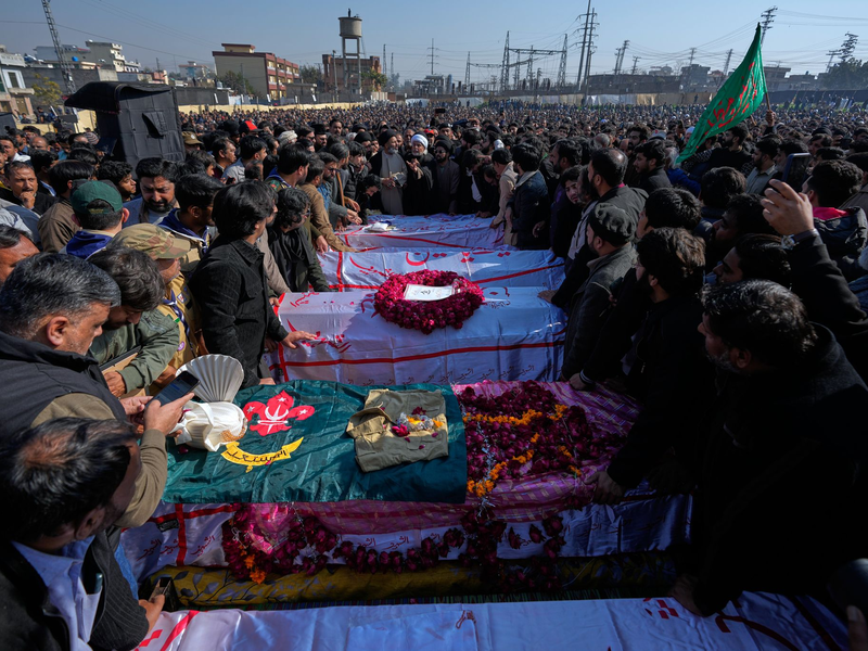 Nach Angaben aus Pakistan wurde der tödliche Anschlag im Nachbarland Afghanistan geplant. Der IS hatte die Tat für sich reklamiert.  - Foto: Anjum Naveed/AP/dpa