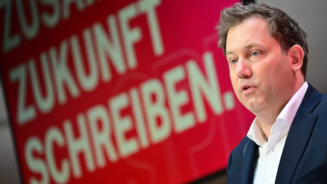 Klingbeil wirbt für einen neuen Kurs in den Beziehungen zu den USA.  - Bild: Sebastian Christoph Gollnow/dpa