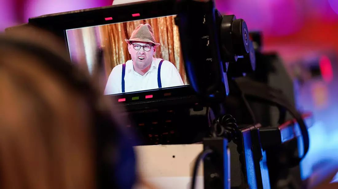Aktuell laufen wieder viele Karnevalssendungen im Fernsehen. (Archivbild) - Bild: Uwe Anspach/dpa