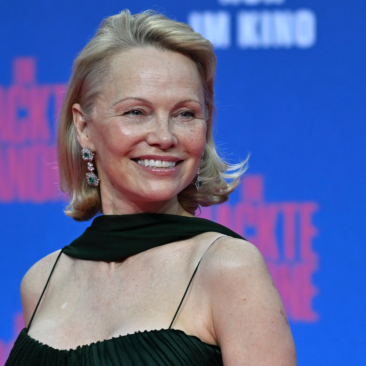 Schauspielerin Pamela Anderson hat sich ebenfalls für die Berlinale angekündigt. (Archivbild) - Foto: Jens Kalaene/dpa