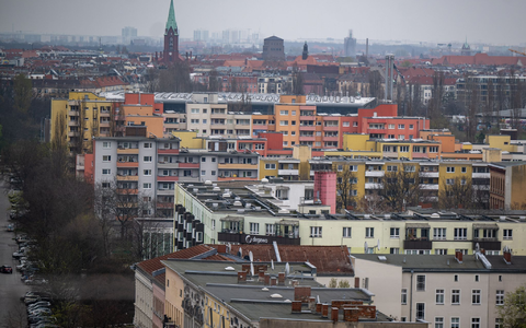 Wo die Mietpreisbremse gilt, die für Gebiete mit angespanntem Wohnungsmarkt gedacht ist, legen die Länder fest. (Symbolbild) - Foto: Monika Skolimowska/dpa