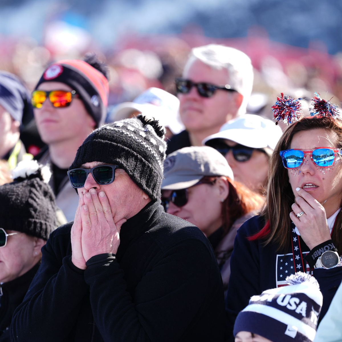 Das Publikum im Zielraum reagierte entsetzt auf den Sturz von Lindsey Vonn. - Foto: Andrew Milligan/PA Wire/dpa