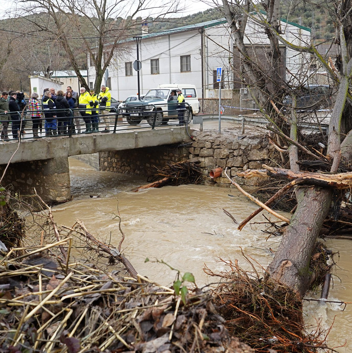 Die vielen Stürme richteten große Schäden an. - Foto: Gogo Lobato/EUROPA PRESS/dpa