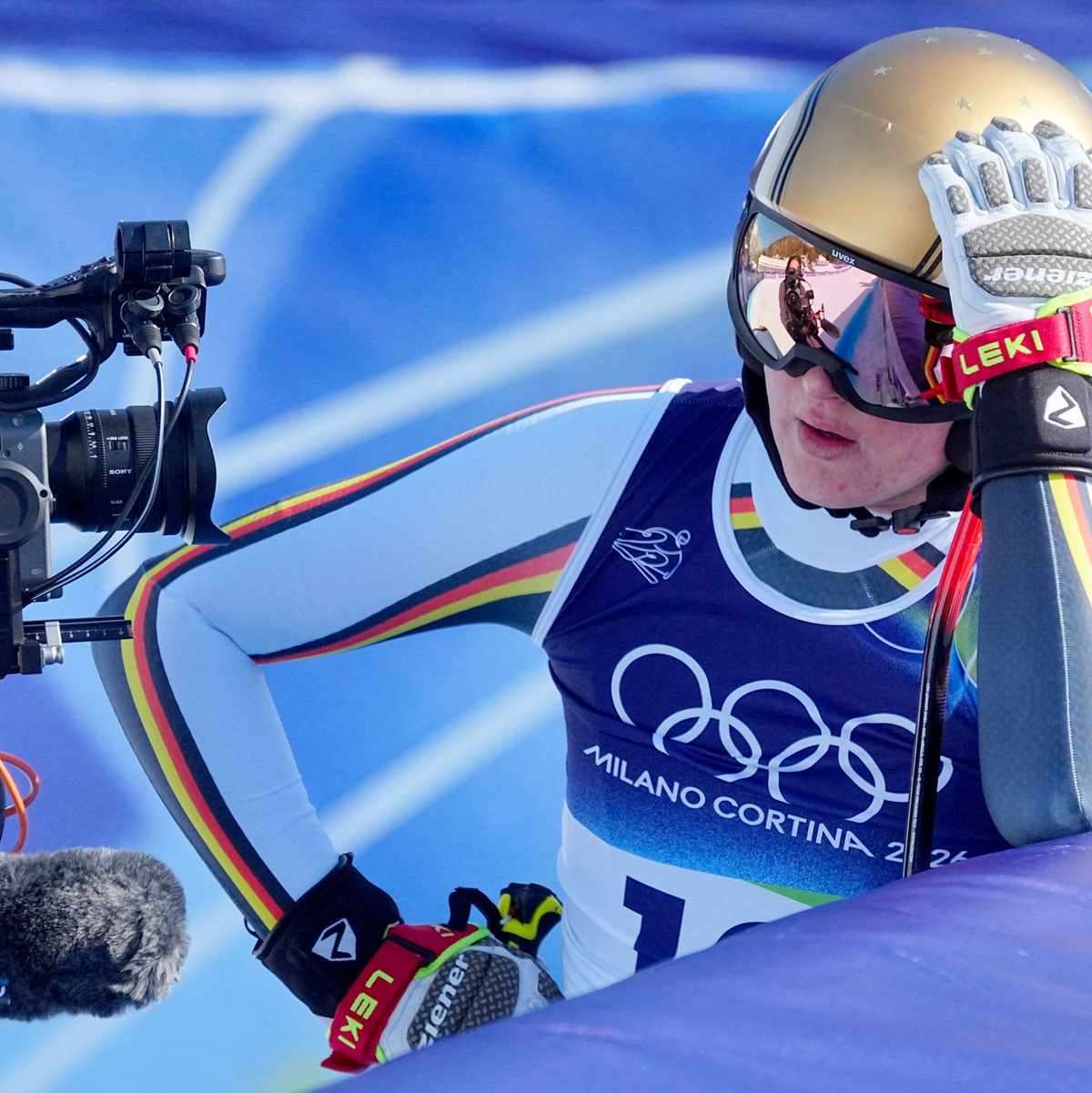 Emma Aicher fuhr knapp an der Bestzeit vorbei und musste dann den Crash von Lindsey Vonn mit ansehen. - Foto: Michael Kappeler/dpa