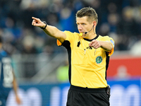 Schiedsrichter Patrick Ittrich hat eine Fehlentscheidung beim Spiel FSV Mainz 05 gegen FC Augsburg eingeräumt. (Archivbild) - Foto: Uwe Anspach/dpa