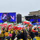 Tausende Menschen demonstrieren vor dem Brandenburger Tor für Freiheit im Iran. - Foto: Ole Rockrohr/dpa
