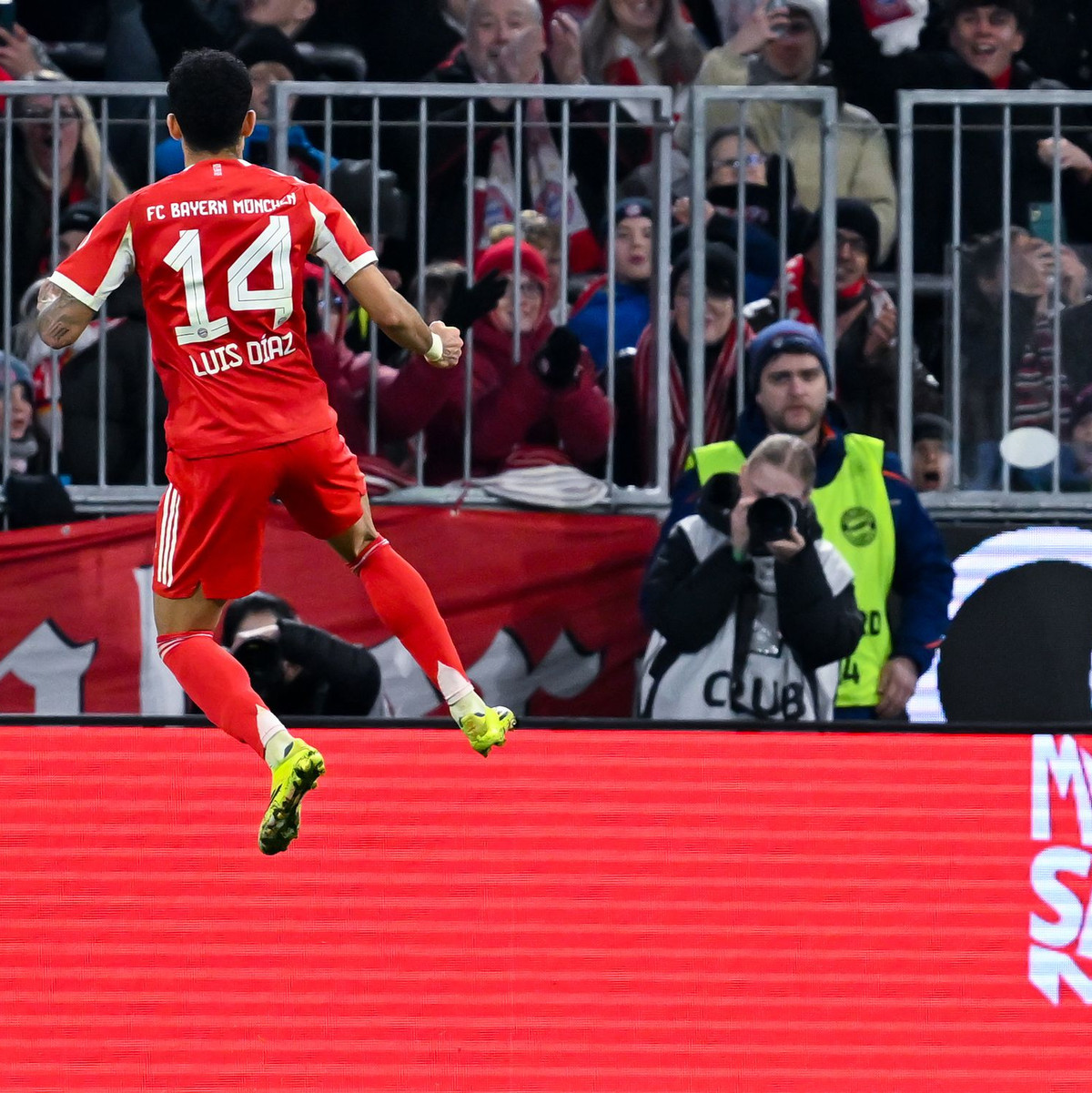 Mann des Spiels gegen Hoffenheim: Bayern-Star Luis Díaz. - Foto: Sven Hoppe/dpa