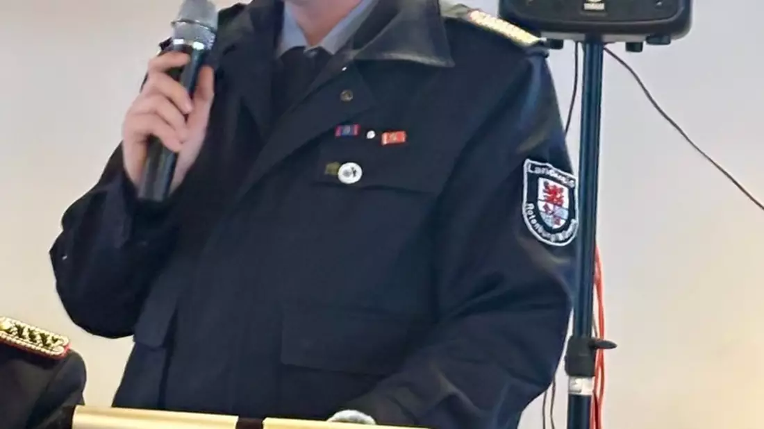 FW-ROW: Kreisdelegierten-Tag der Kinder- und Jugendfeuerwehren - Kreisjugendpflegerin Birgit Martens ausgezeichnet - Bild: presseportal.de