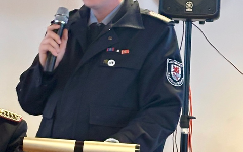 FW-ROW: Kreisdelegierten-Tag der Kinder- und Jugendfeuerwehren - Kreisjugendpflegerin Birgit Martens ausgezeichnet - Foto: presseportal.de